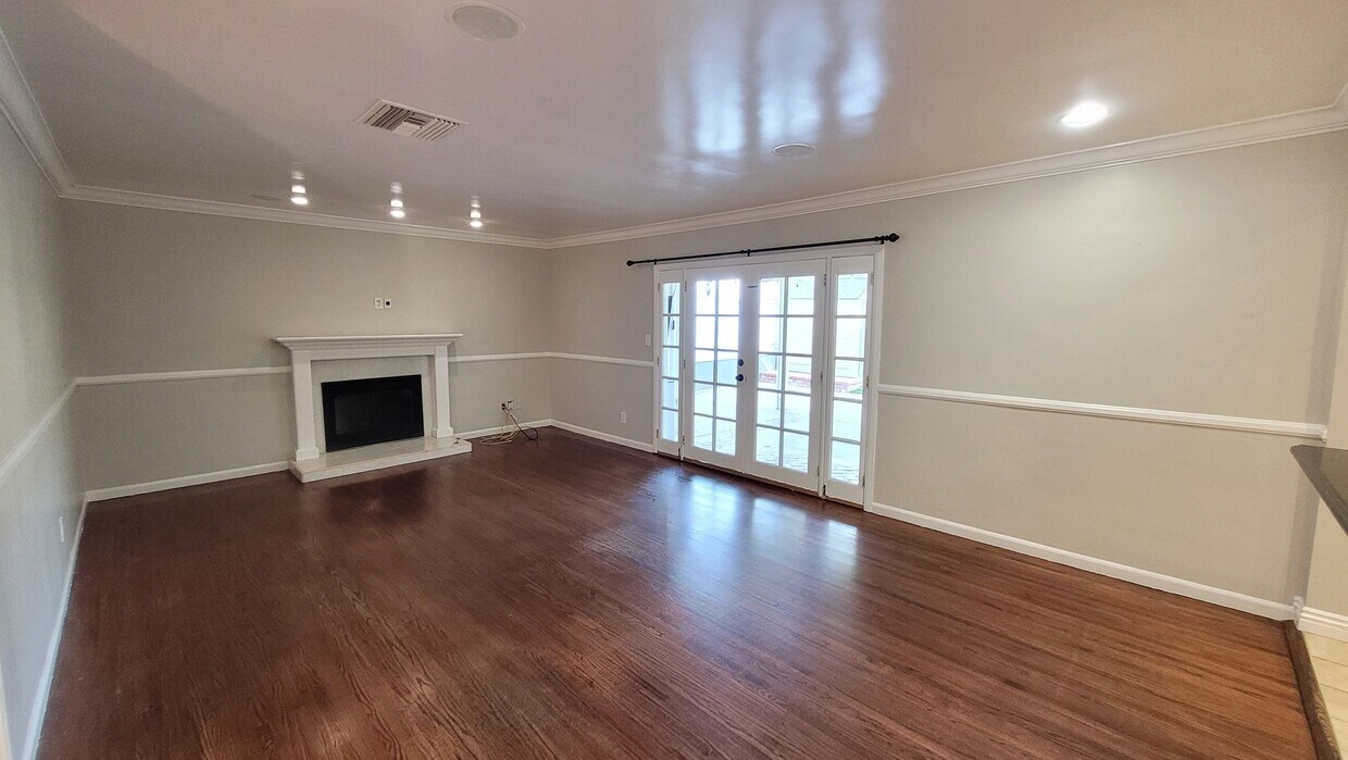 Move in with $2100 rent OAC + deposit on ... - Move in with $2100 rent  OAC + deposit on ...