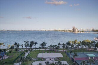 Building Photo - 1756 N Bayshore Dr