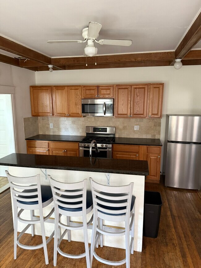 Foto del edificio - 605 E 19th St