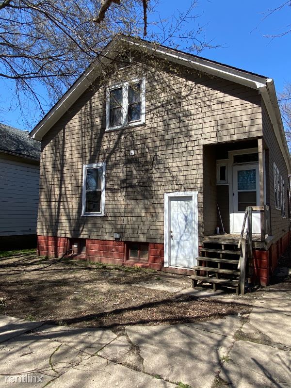 Building Photo - 817 W Armstrong Ave