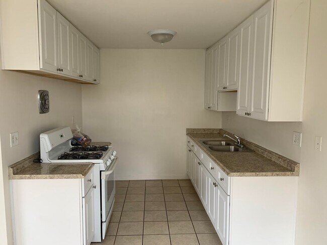 Foto del edificio - 438 Silverwood Ave