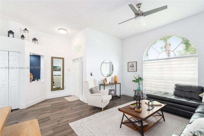 Foto del edificio - 14275 NW 18th Pl