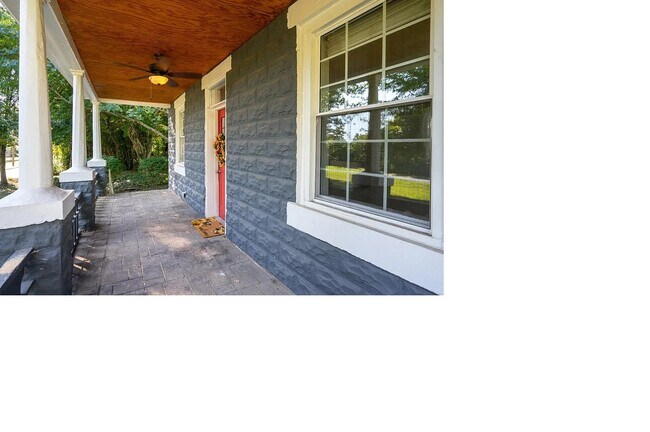 Building Photo - 1335 N Park Ave