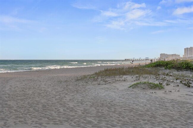 Foto del edificio - 730 N Ocean Blvd