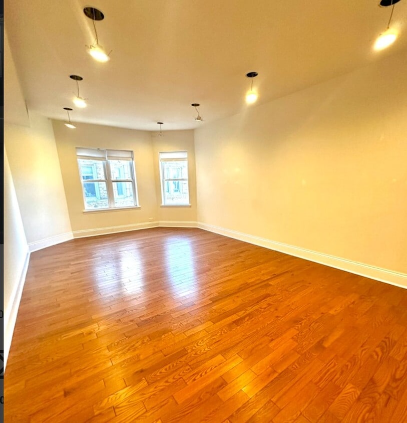 Photo - 1155 W Lunt Ave (Chicago, IL)