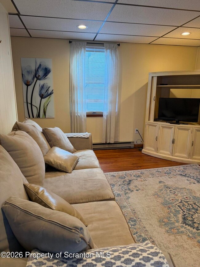 Building Photo - 711 Main St