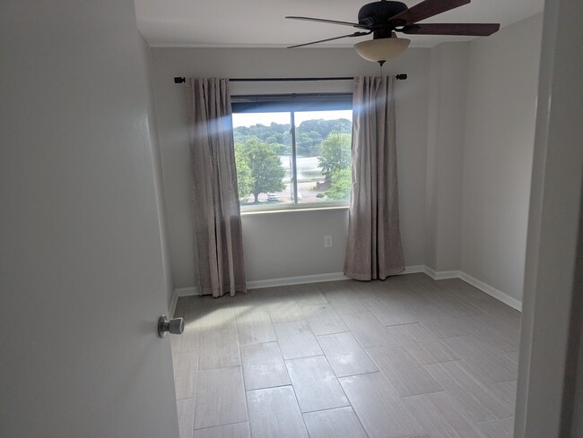 Foto del edificio - 200 Sanders Ferry Rd