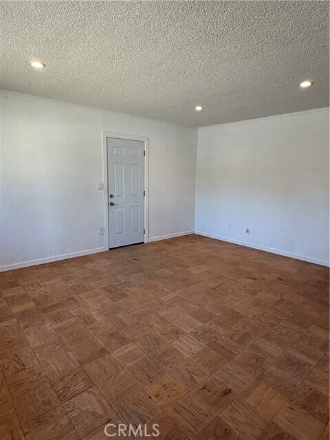 Foto del edificio - 5701 Encinita Ave