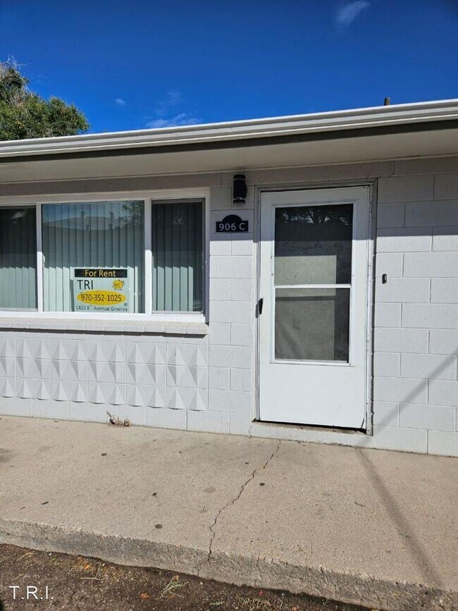 Building Photo - 3 br, 1 bath House - 906 31st Avenue -C