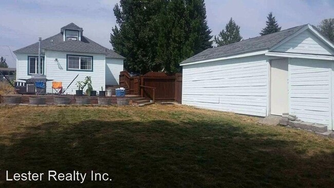 Building Photo - 3 br, 1 bath House - 4640 Balsam Dr.