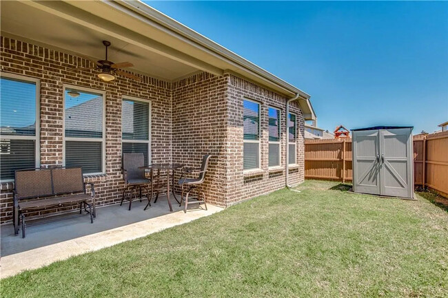 Foto del edificio - 16204 Stillhouse Hollow Ct