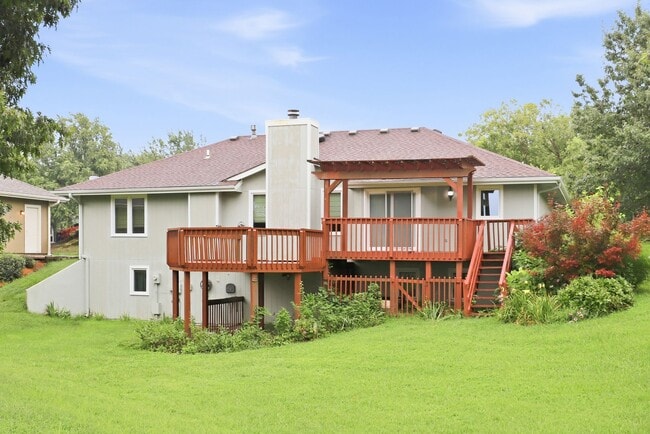 Building Photo - 3611 SW Red Hawk Ct