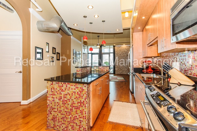 Building Photo - 415 Saint Pauls Blvd
