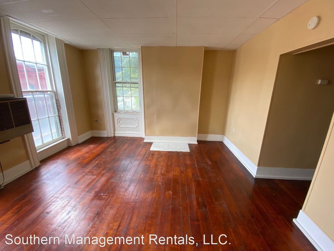 Building Photo - 1 br, 1 bath House - 119 Main Street 1st F...