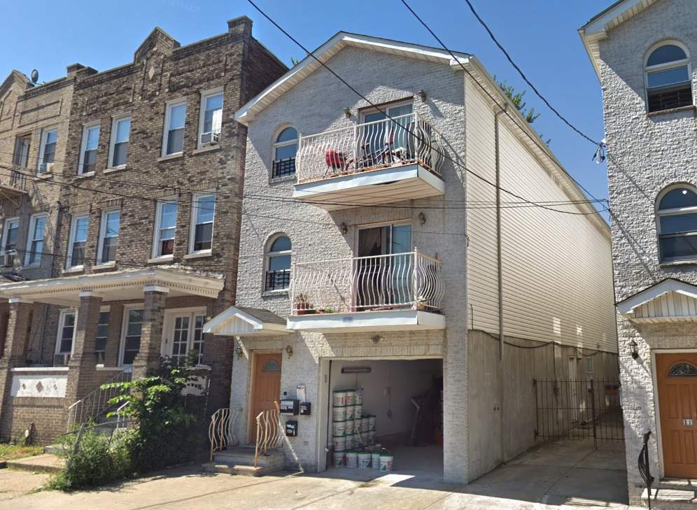 Primary Photo - 9 Morton Pl