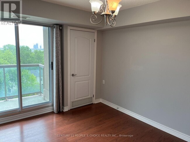 Building Photo - 935-935 Sheppard Ave W