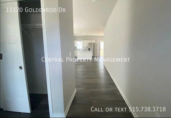 Foto del edificio - 15120 Goldenrod Dr