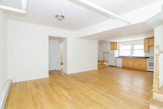 Foto del edificio - 3927 N Pine Grove Ave