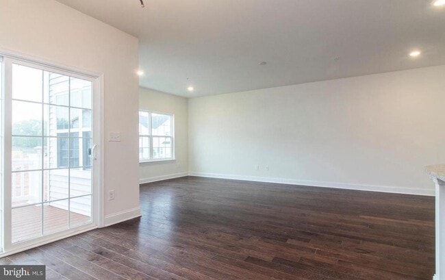 Building Photo - 128 Golden Vale Dr