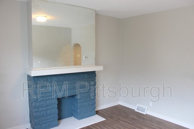 Building Photo - 5233 Dresden Way