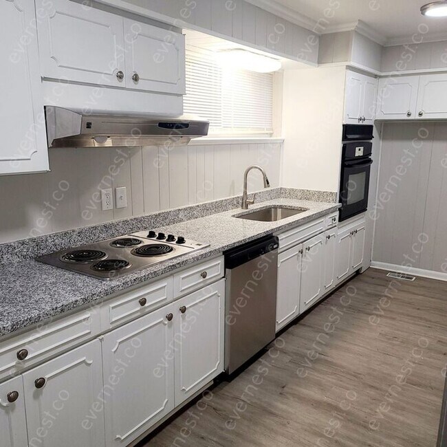 Foto del edificio - 1800 S Tyler St