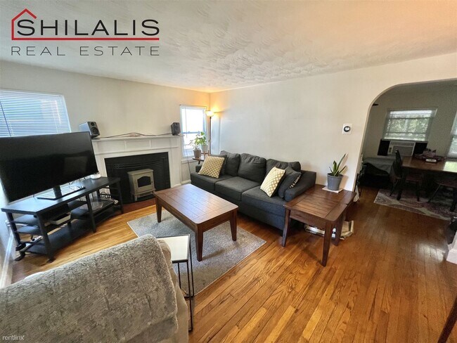Building Photo - 2 br, 1 bath House - 12 Pershing Rd