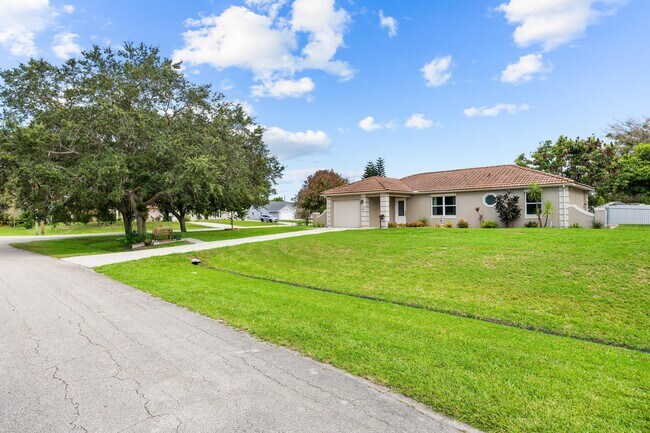 Foto del edificio - 265 SW Dalton Cir