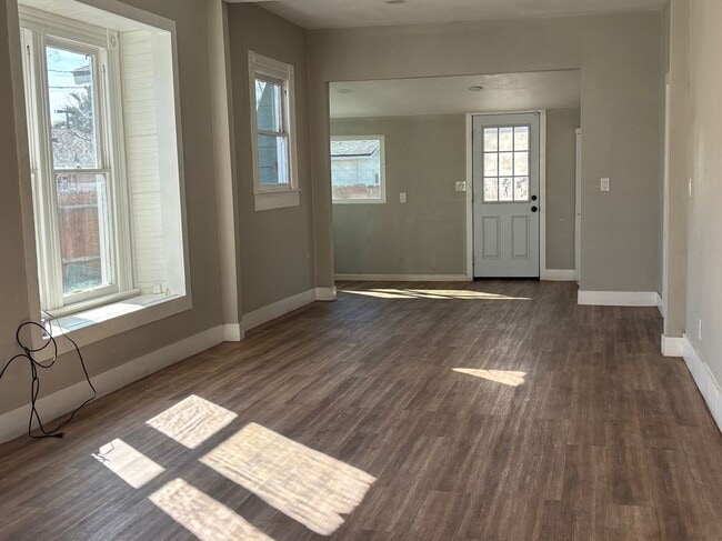 Building Photo - 1733 Palo Alto St