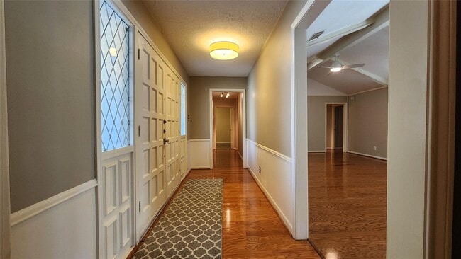 Foto del edificio - 4903 Wind Chimes Dr