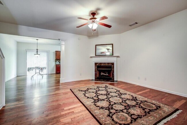 Foto del edificio - 3361 Marla Blvd NW