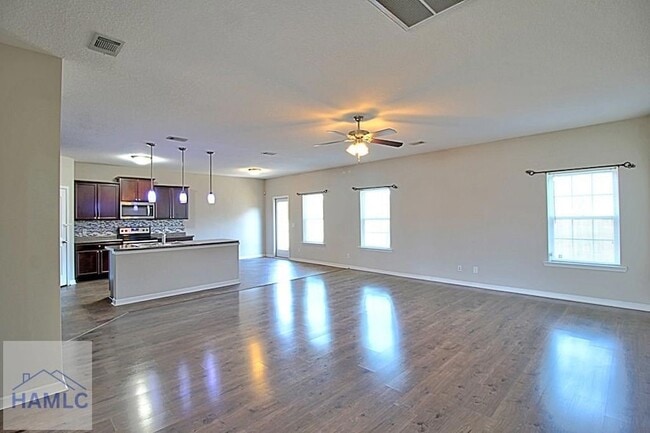 Foto del edificio - 1301 Windrow Dr