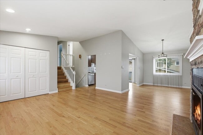 Building Photo - 1590 E Bayside Ct