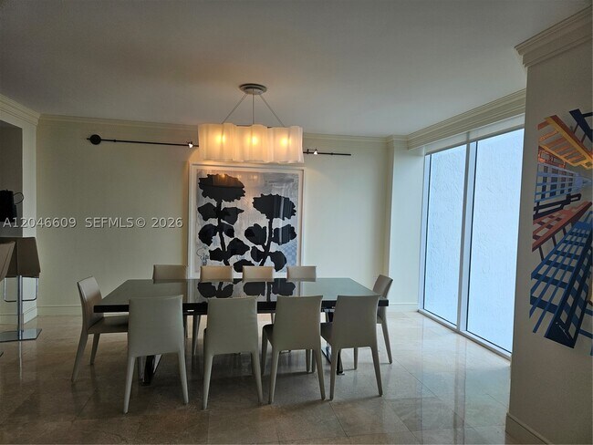 Foto del edificio - 20201 E Country Club Dr