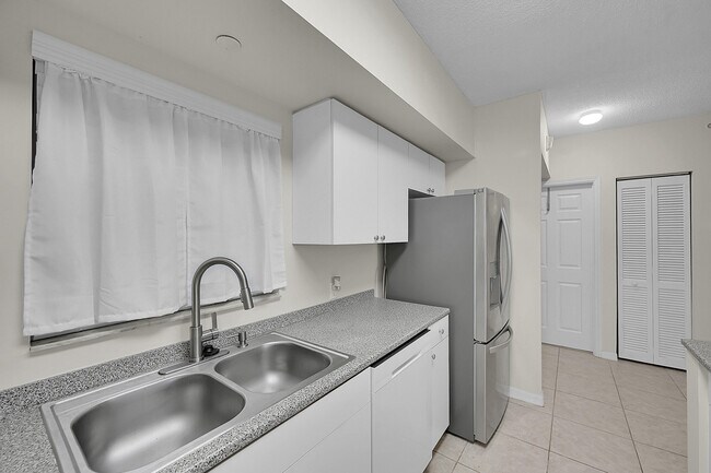 Foto del edificio - 2105 Lavers Cir