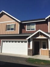 Building Photo - 632 S 36th Ave