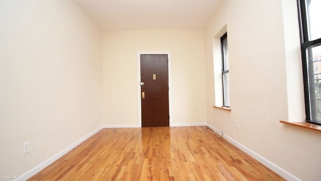 Building Photo - 173 Bleecker St