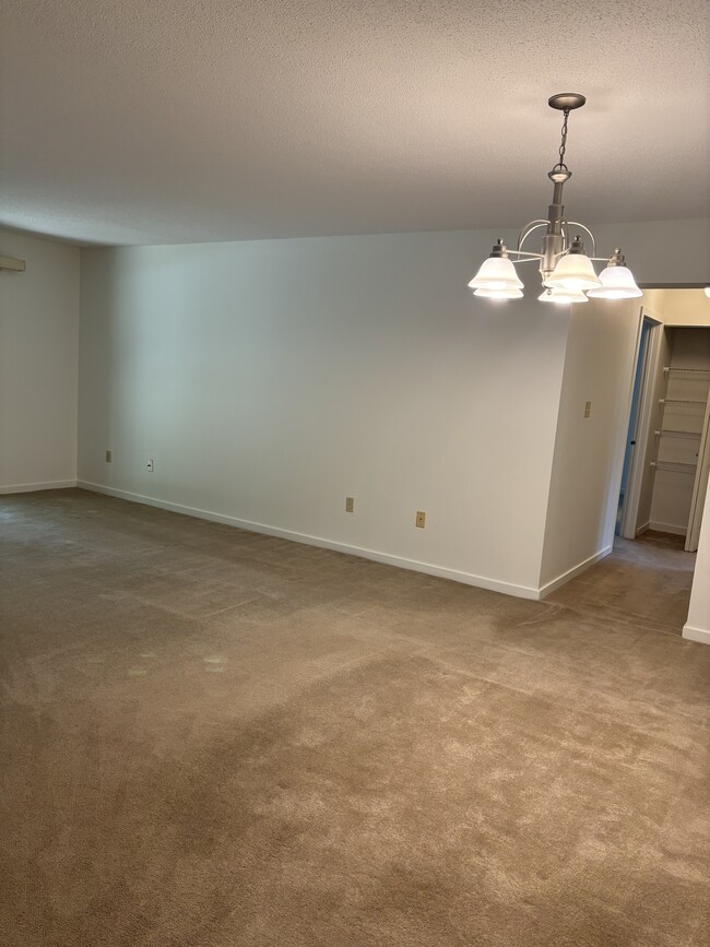 Building Photo - 1414 Whitney Ave