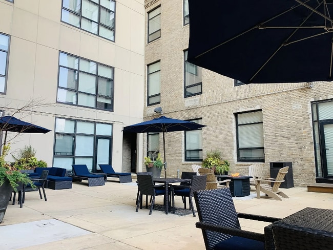 Photo - 1833 Lombard St Apartment