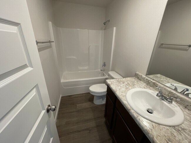 Foto del edificio - 1742 Loveland St