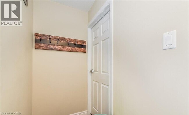 Building Photo - 70 Willowrun Dr