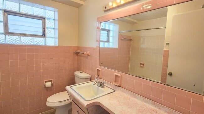 Foto del edificio - 2552 W Rascher Ave