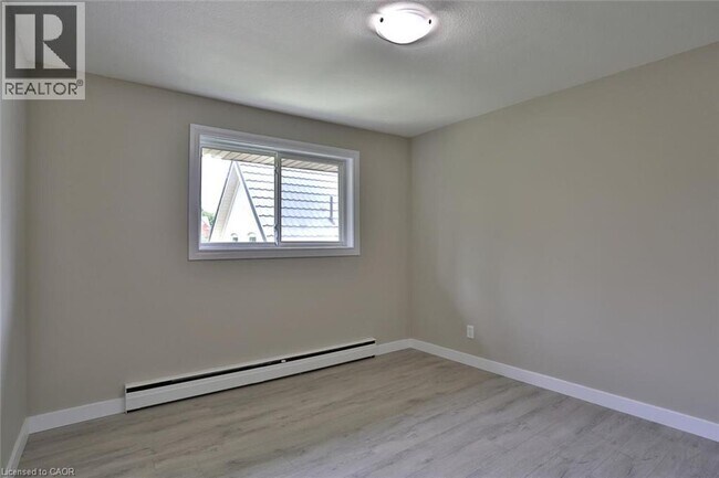 Building Photo - 240 Duke St E