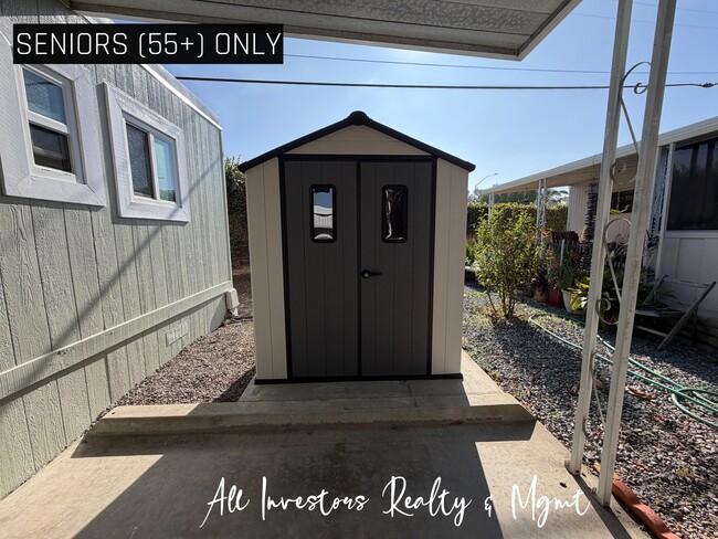 Foto del edificio - 141 Douglas Dr