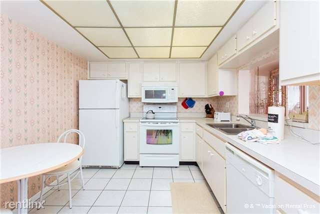 Building Photo - 6670 Estero Blvd