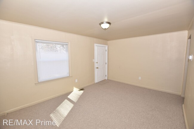 Building Photo - 2 br, 1 bath House - 100 Bolling Rd.