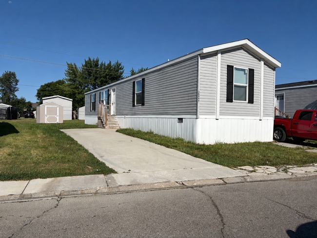 Building Photo - 38049 Ducharme Dr