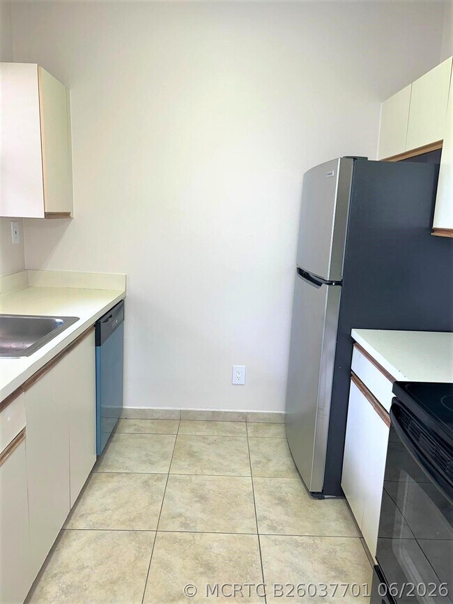 Building Photo - 751 Cypress Ln