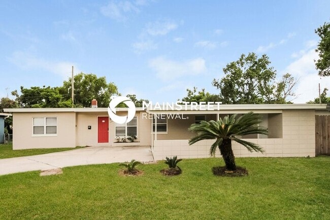 3 Bedroom Pet-Friendly Home in ORLANDO, FL with Main Street Renewal - 3 Bedroom Pet-Friendly Home in ORLANDO, FL with Main Street Renewal