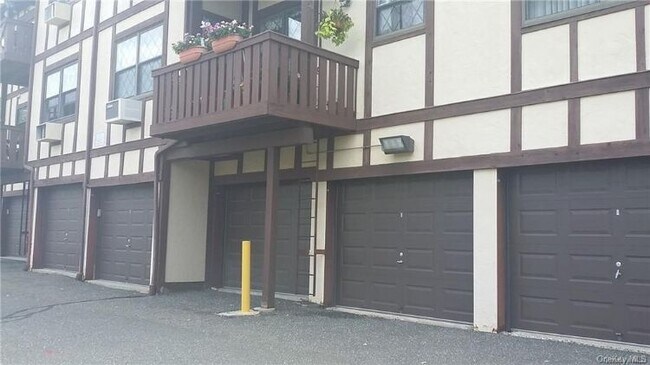 Building Photo - 483 Sierra Vista Ln