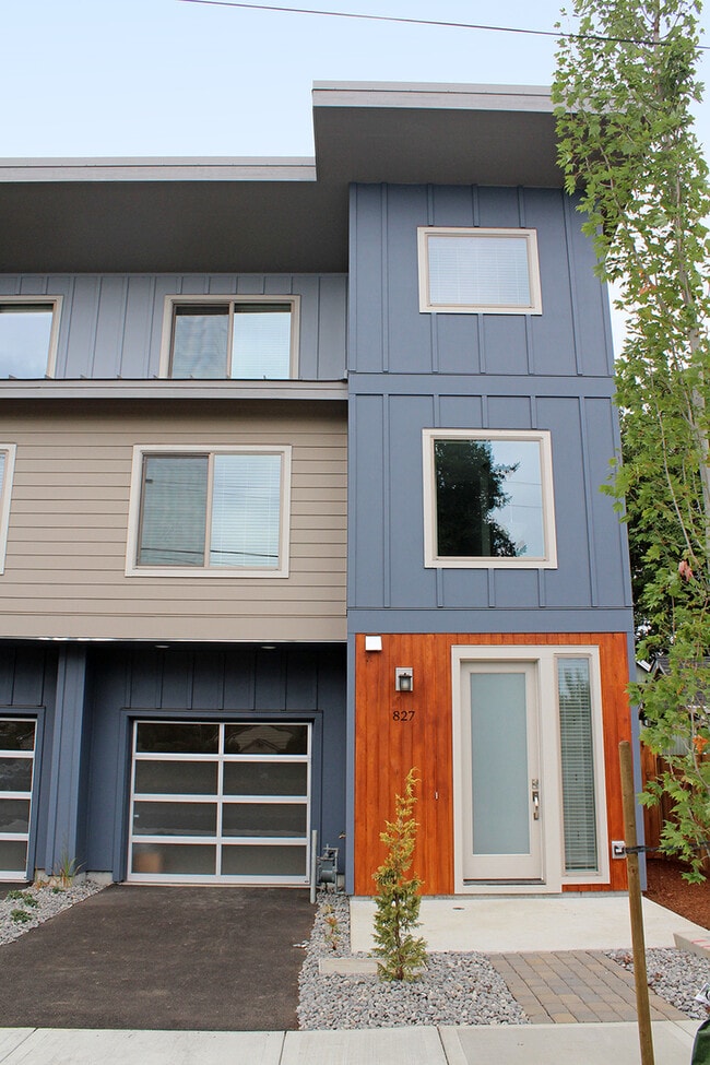 Building Photo - 827 NW Victoria Ave